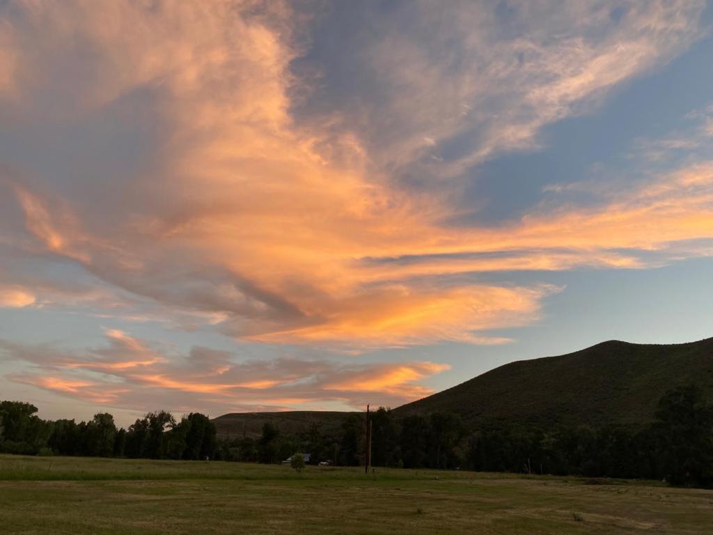 Aubin Sky Lodging At The Yl Ranch Savery Exterior photo